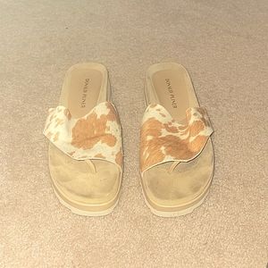 W Size 10 Donald Pliner Cow Hide Sandals